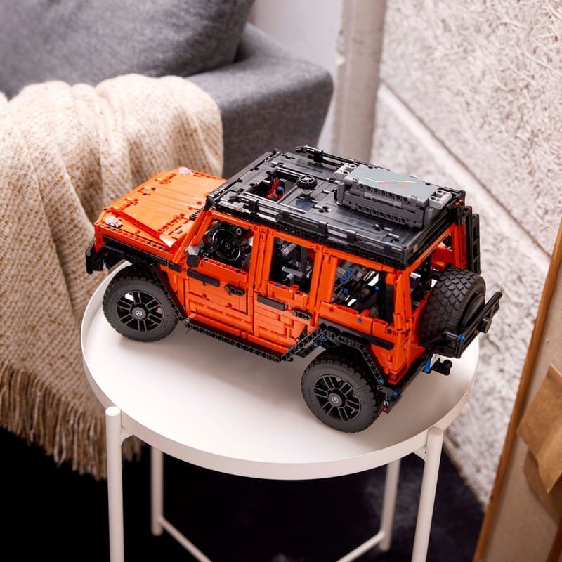 Конструктор Mercedes-Benz G 500 42177 — внедорожник из 2891 детали с рабочим рулевым управлением и подвеской