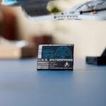 Конструктор USS Enterprise NCC-1701-D 10356 — звездолёт Star Trek из 3600 деталей с 9 мини-фигурками и подставкой