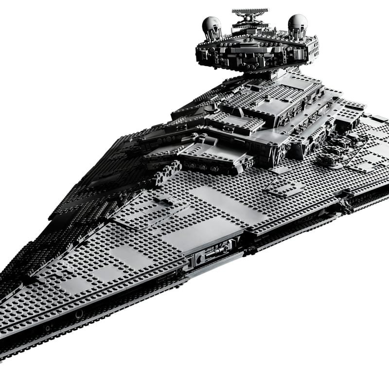 Конструктор «Имперский звёздный разрушитель» 75252 — модель UCS из 4784 деталей с кораблём Tantive IV, подставкой и 2 мини-фигурками