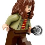Конструктор «Перевёрнутый мир» 75810 — дом Байерсов из 2287 деталей с 8 мини-фигурками и светящейся азбукой