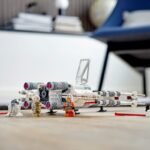 Конструктор «Истребитель X-wing Люка Скайуокера» 75301 — истребитель X-wing из 474 деталей с 4 мини-фигурками и пружинными бластерами