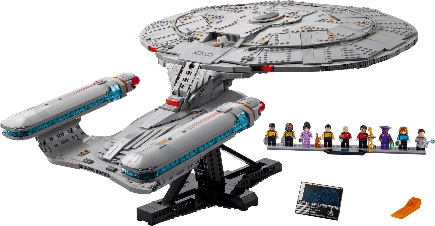 LEGO Star Trek Enterprise 10356 USS Enterprise NCC-1701-D готовый звездолёт