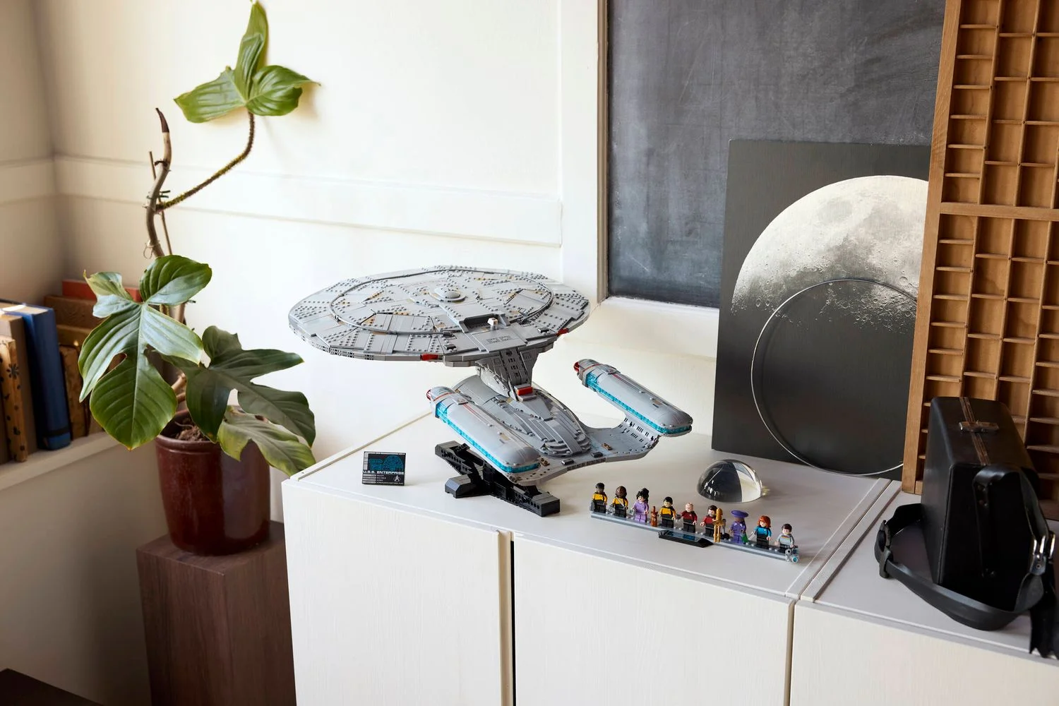 LEGO Star Trek Enterprise 10356 на полке