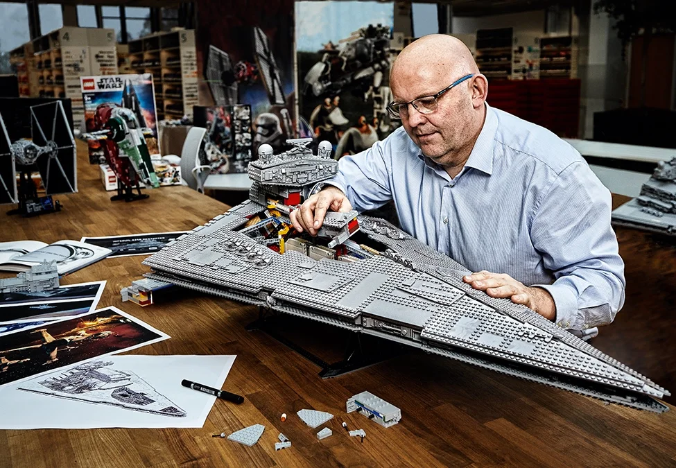 Вид сбоку LEGO Imperial Star Destroyer 75252