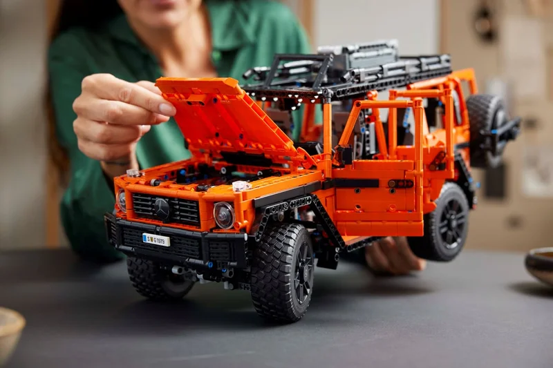 Процесс сборки LEGO Mercedes-Benz G 500 42177 по этапам