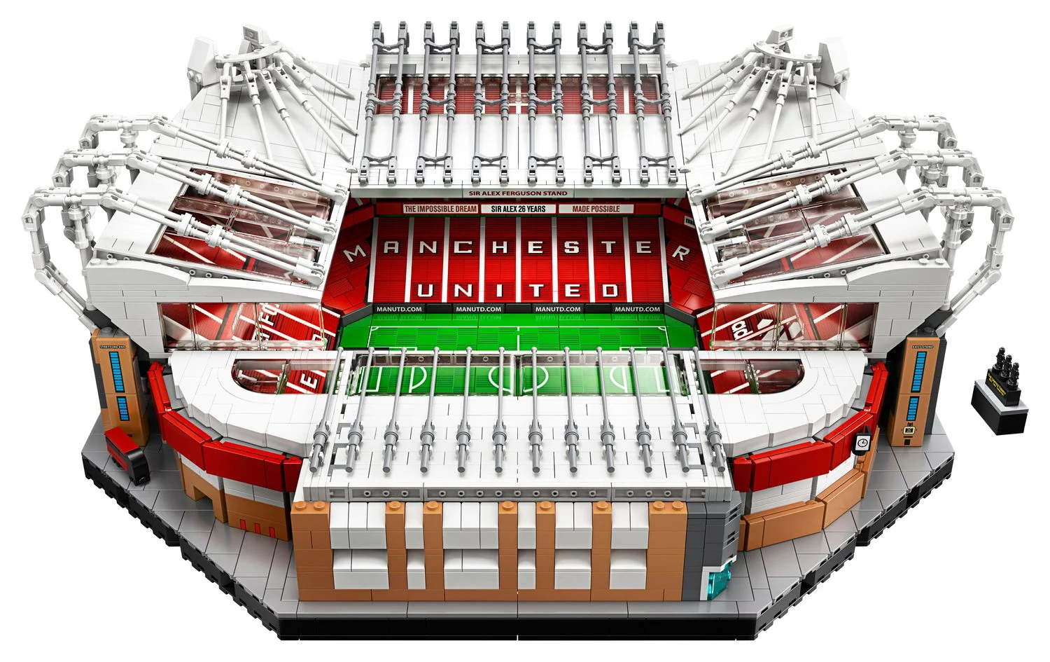 Обзор LEGO Old Trafford 10272 — главный вид стадиона «Манчестер Юнайтед»