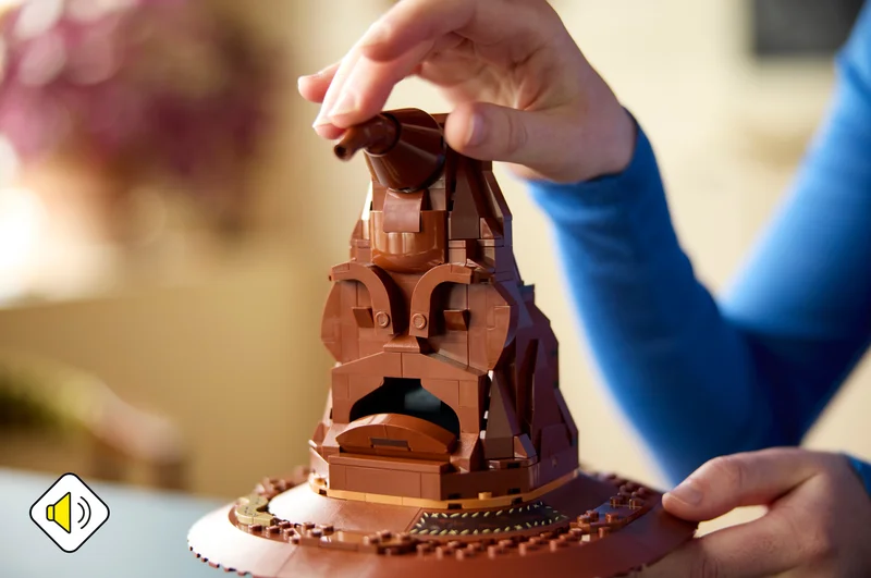 Активация звука касанием верха LEGO Говорящая Распределяющая шляпа 76429