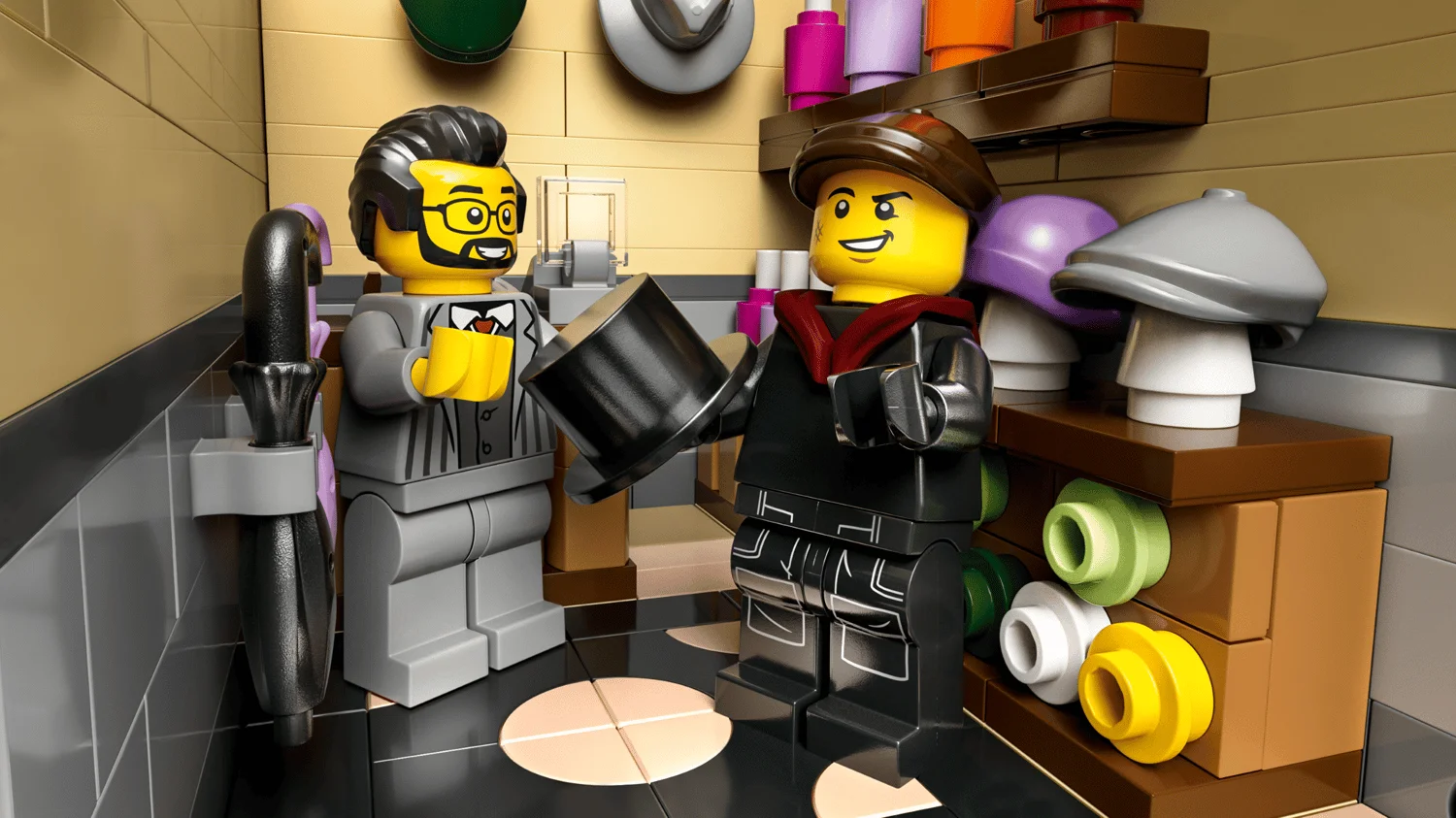 Магазин шляп внутри LEGO Tudor Corner 10350