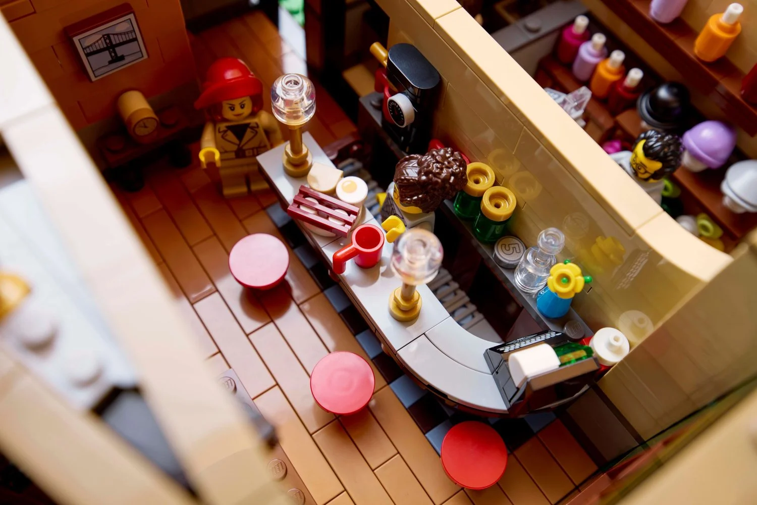 Барная стойка в LEGO Tudor Corner 10350